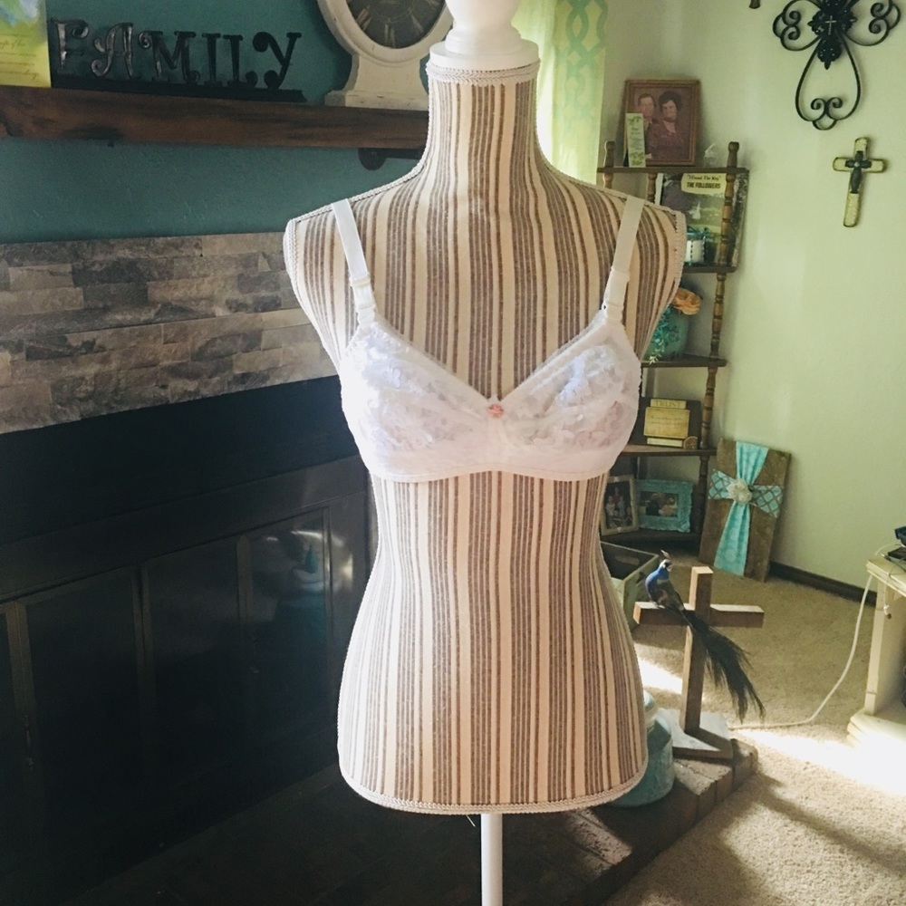 NWOT Jeunique Custom Fit Bra